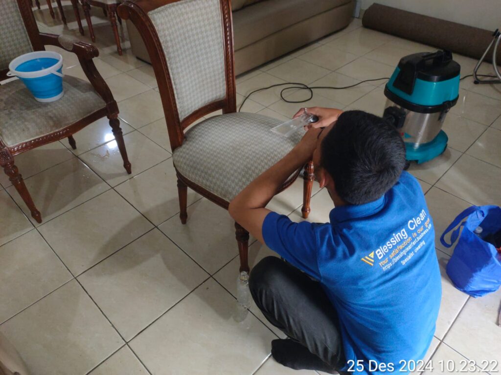 Cuci Kursi