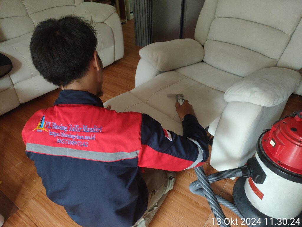 Cuci Sofa Jatipadang Murah Berkualitas: Blessing Clean, Ahli Basmi Noda & Tungau